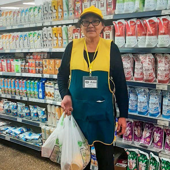 День пожилых людей в супермаркетах Аян
